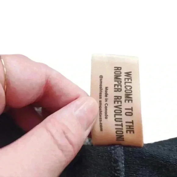 Smash + Tess Perfect V Long Sleeve Top Midnight Black Bamboo Women's size Small - Picture 7 of 10